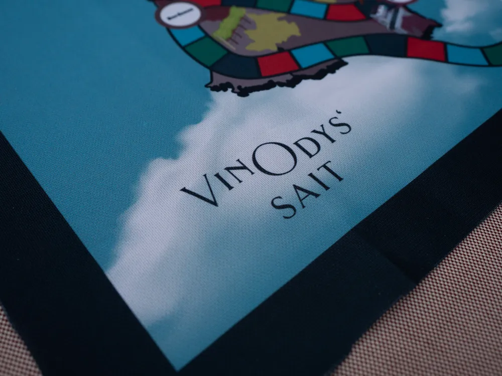Jeu français VinOdys'sait avec un plateau en tissu